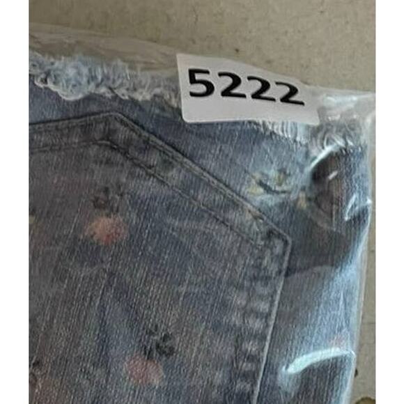 Wild Fable Blue Denim High Rise Jean Shorts with Flowers NWT Size 2 - Picture 8 of 8